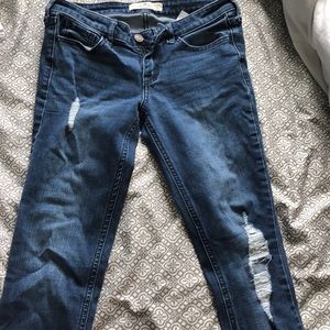 distressed hollister skinny jeans
